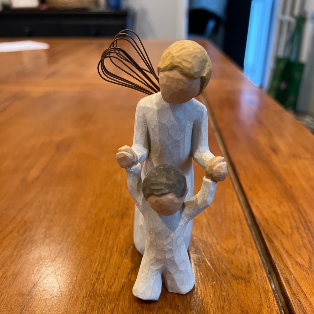 Guardian Angel Willow Tree Demdaco figurine by Susan Lordi, 2000